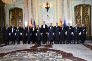  Posado de Su Majestad el rey Felipe VI junto a la Sala de Gobierno del Tribunal Supremo